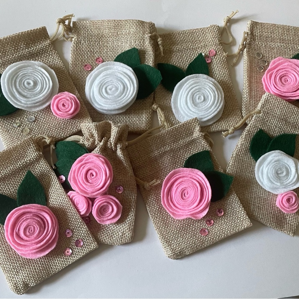 8 Felt & Burlap Gift Bags - Pink and White - Picture 1 of 4